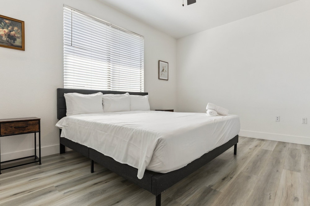 CozySuites at Zone Westgate