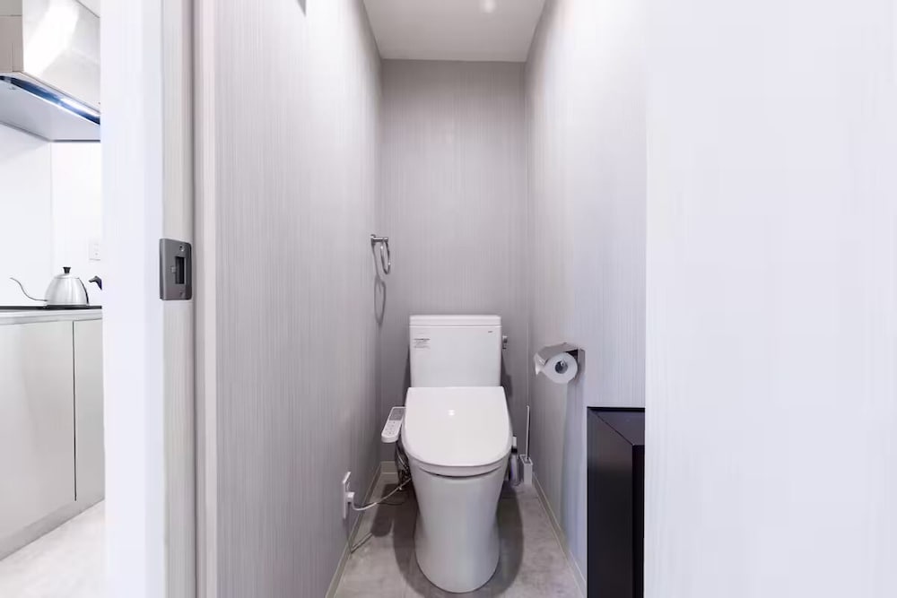 Kuromon Central Self Inn302