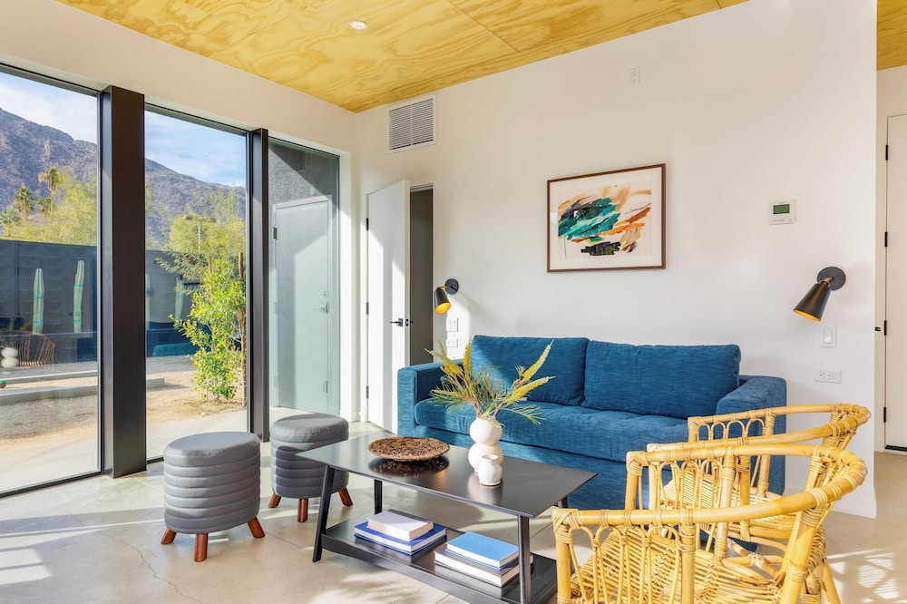 Blackhaus B : 4 Bedroom Suite by Avantstay 4-rooms