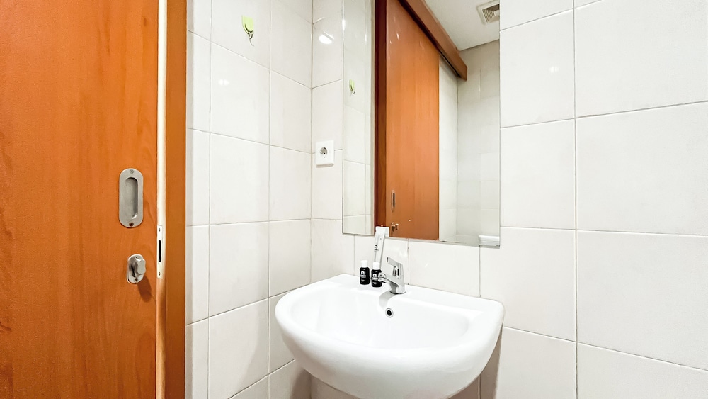 Nice And Cozy 3Br Apartment At Thamrin Residence