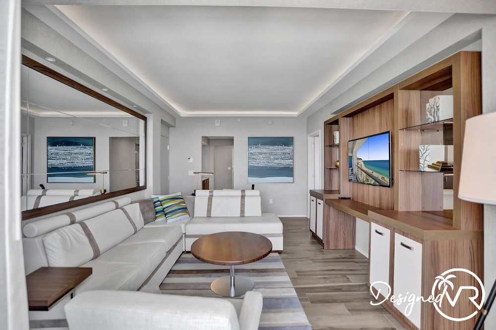 Stunning Beachfront Luxury- Your Perfect Getaway!