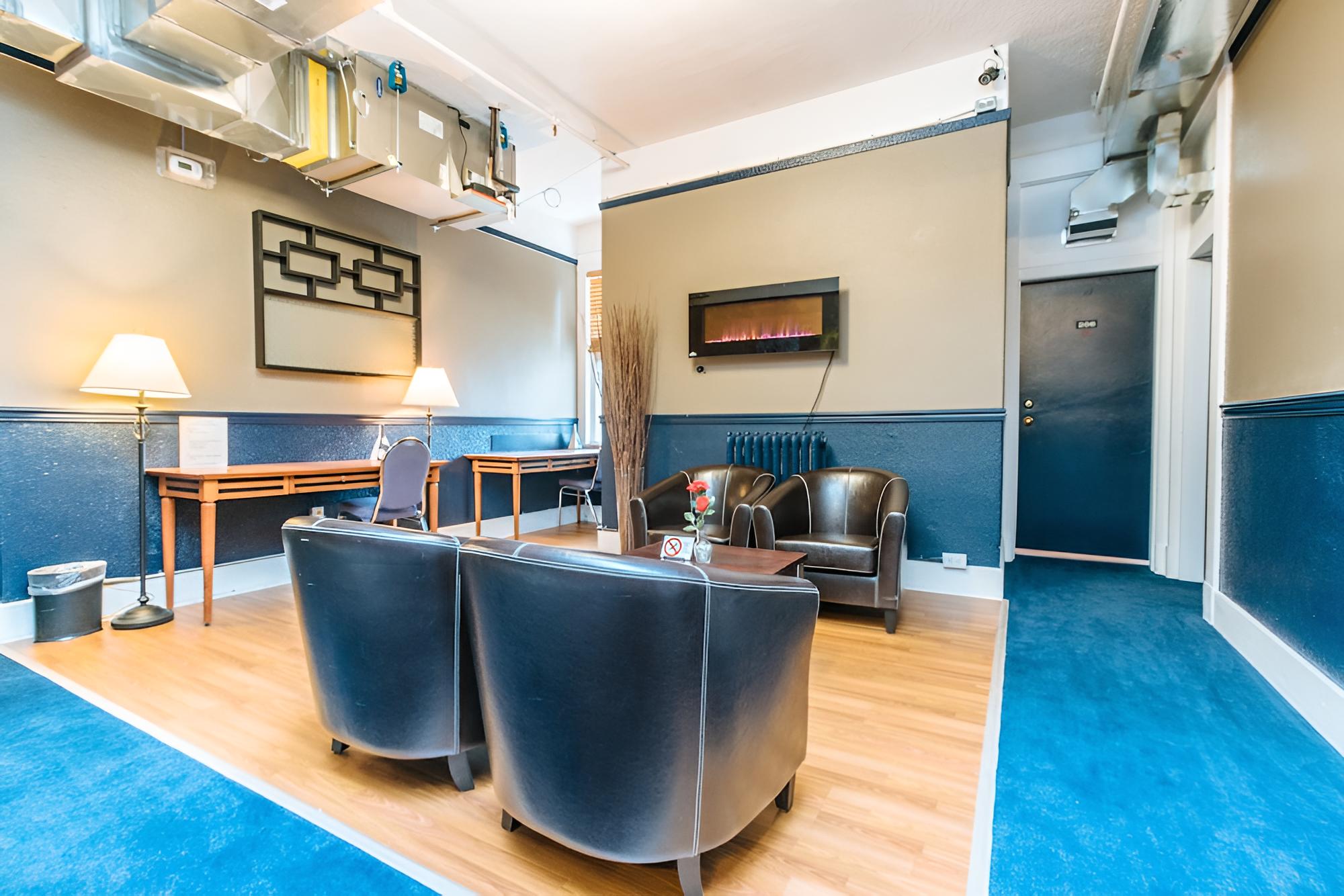 Hotel Ambassador - Hostel