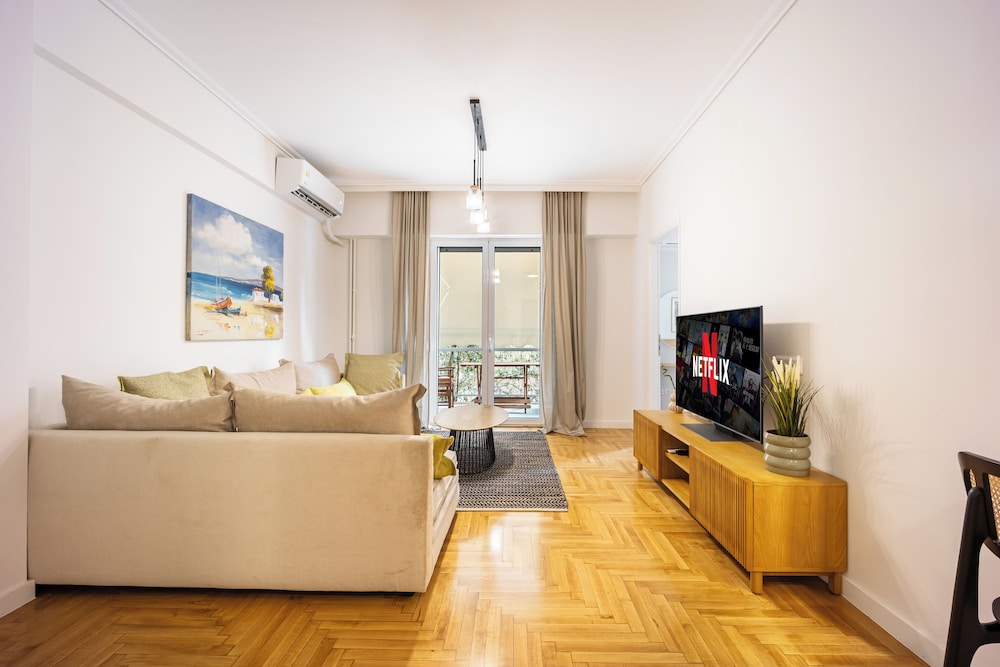 Attica Skyline Living