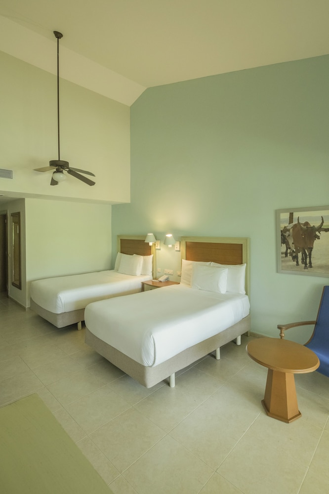 Punta Cana Vacations - Iberostar Waves Punta Cana - All Inclusive - Property Image 15