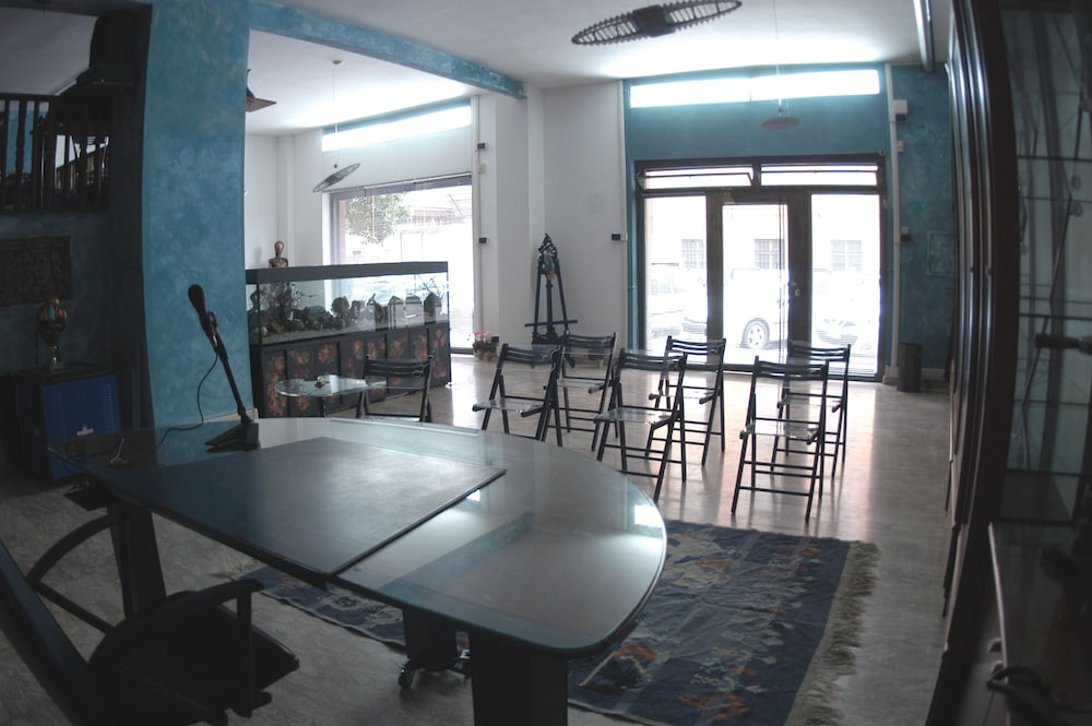 Garbatella Accommodations & Meeting Rooms
