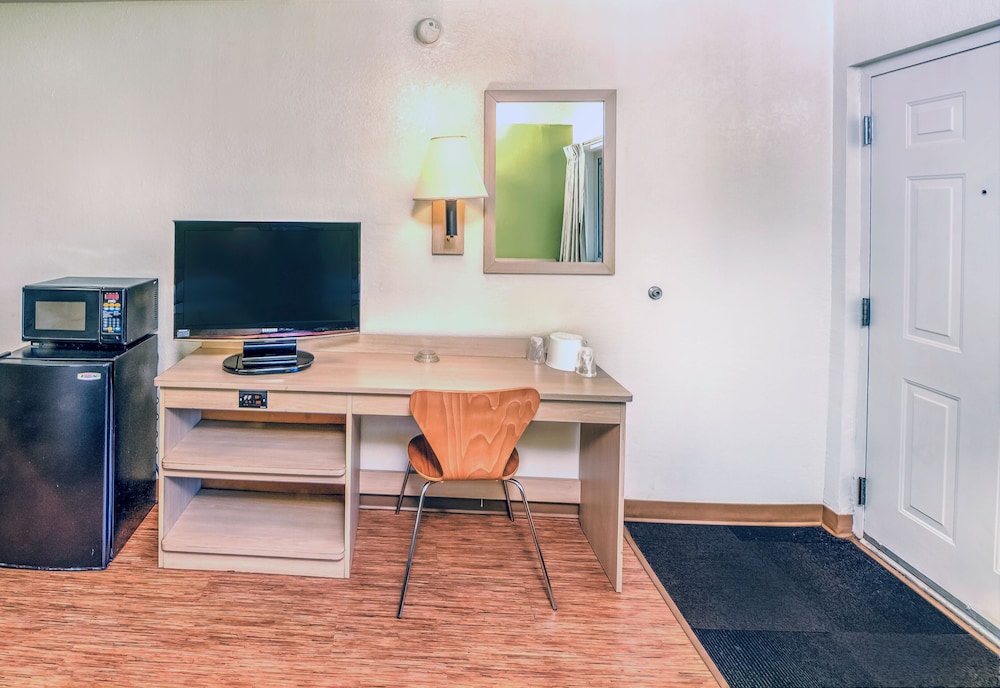 Motel 6 – Colorado Springs, CO – South/Metro Area