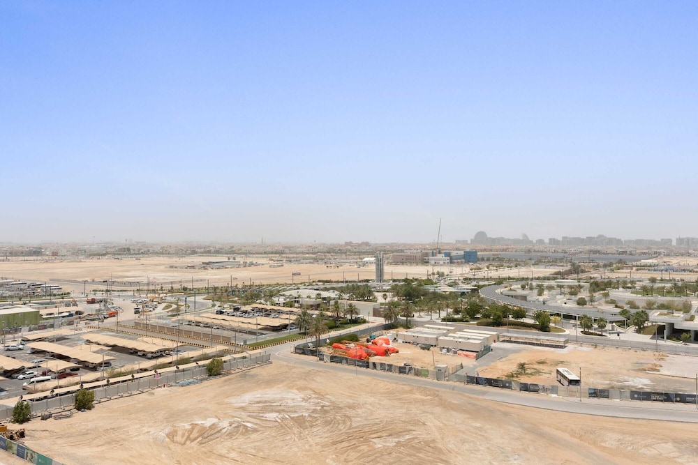 Abu Dhabi Vacations - Silkhaus Oasis Towers - Masdar City - Property Image 17
