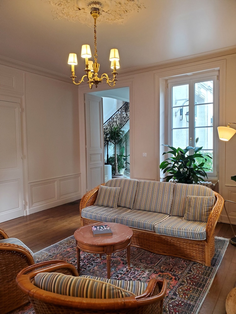 Logis des Tourelles view 3