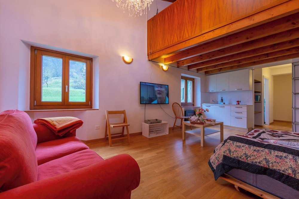 Casa Gialla view 3