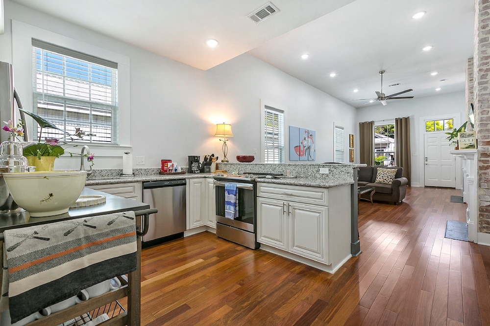 Spacious 5 Bedroom Near Magazine St & Uptown, photo 26