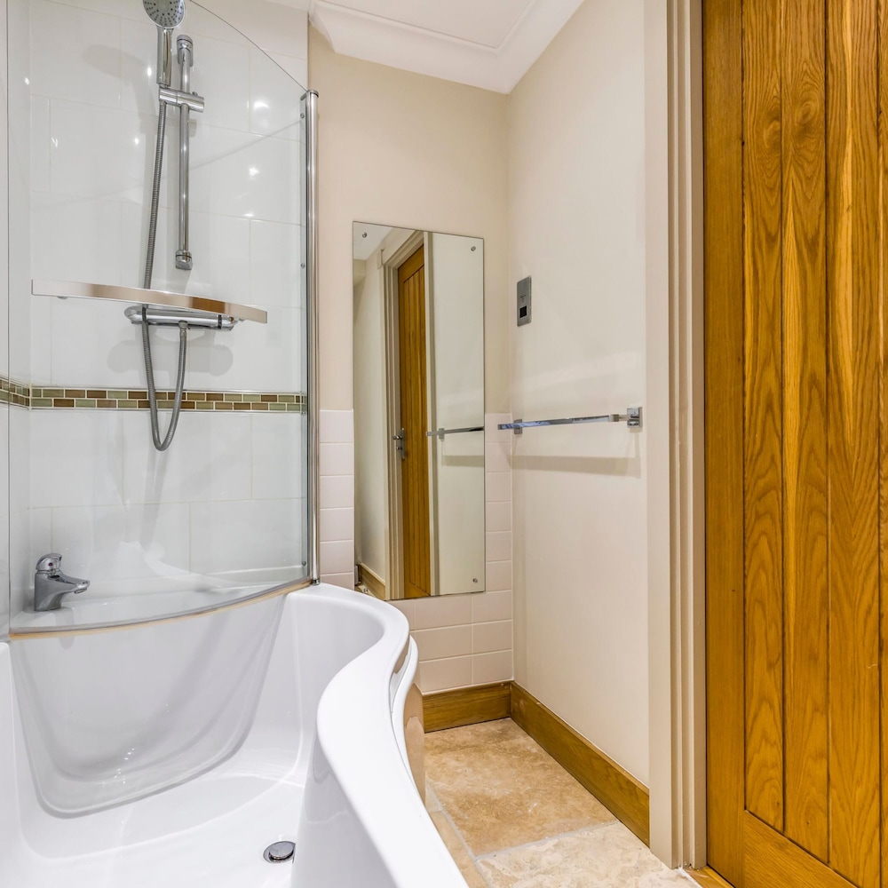 Stylish 3 Bed With Double Carport