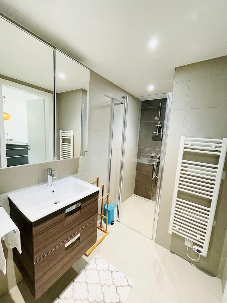Luxury 1 bedroom. Center Terrace&Parking view 5