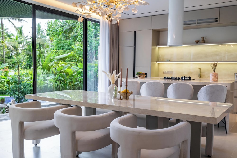 Hidden City Ubud - Modern Villas & Townhouses with Private Pools, Nature Views and Wellness Access