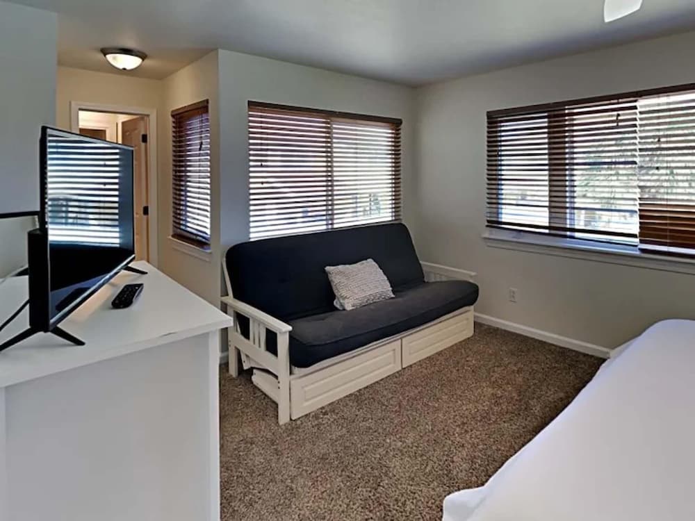 Regency Cabanas D3
