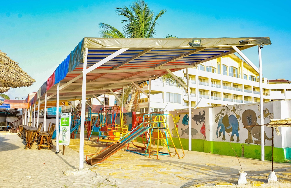Best Western Jangwani Sea Breeze Hotel