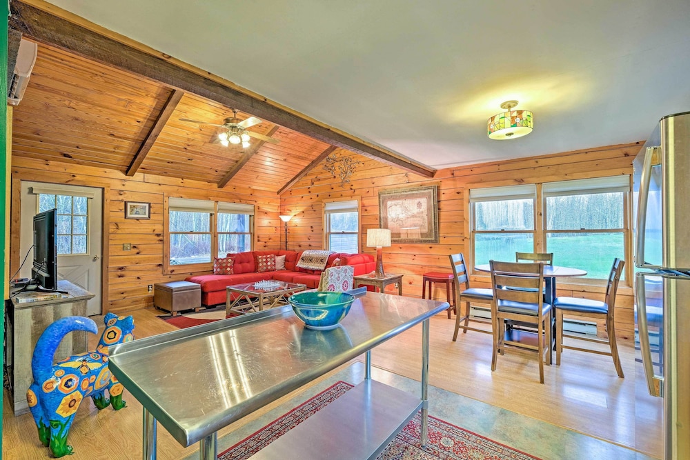 High Peak Heaven: Cozy Log Cabin on 1 Acre!