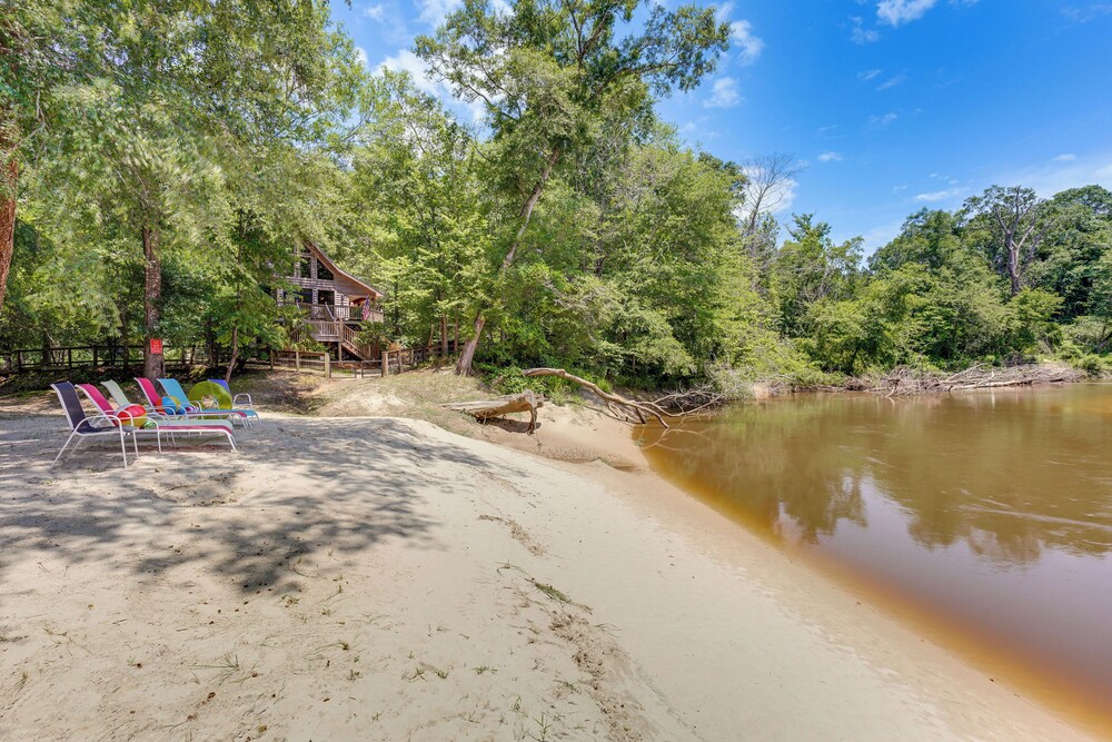 Riverfront Cabin w/ Outdoor Oasis in Seminary! - Property Image 11