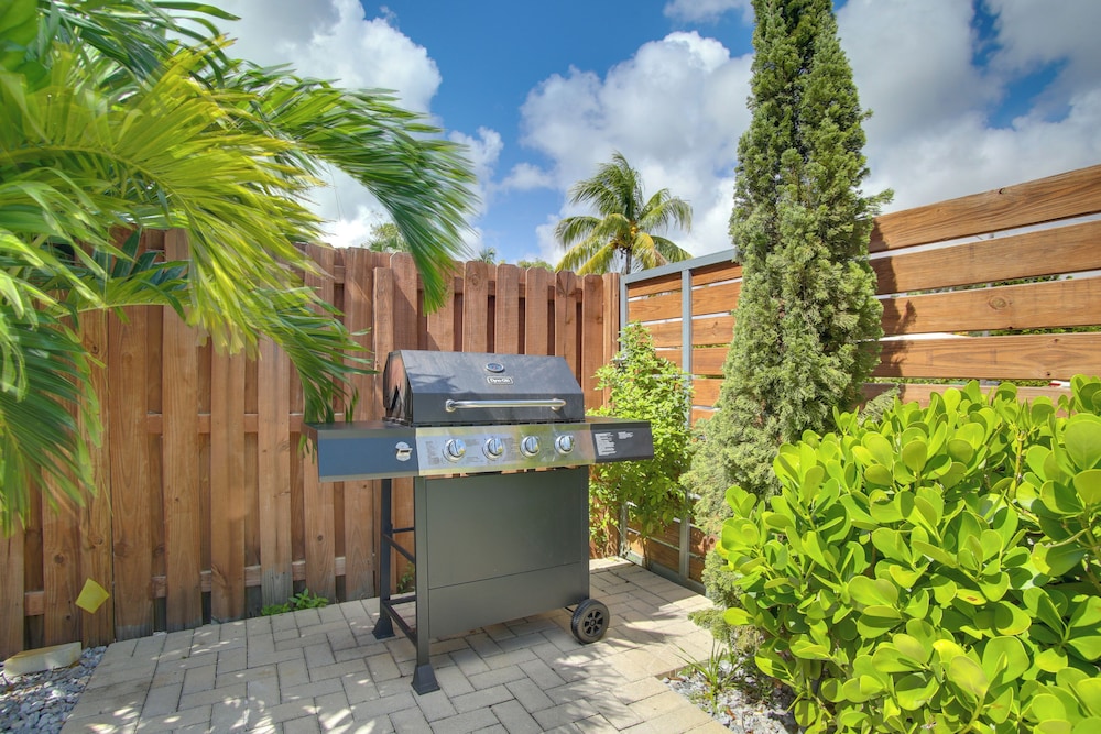 Modern Retreat 3 Miles From Fort Lauderdale Beach!