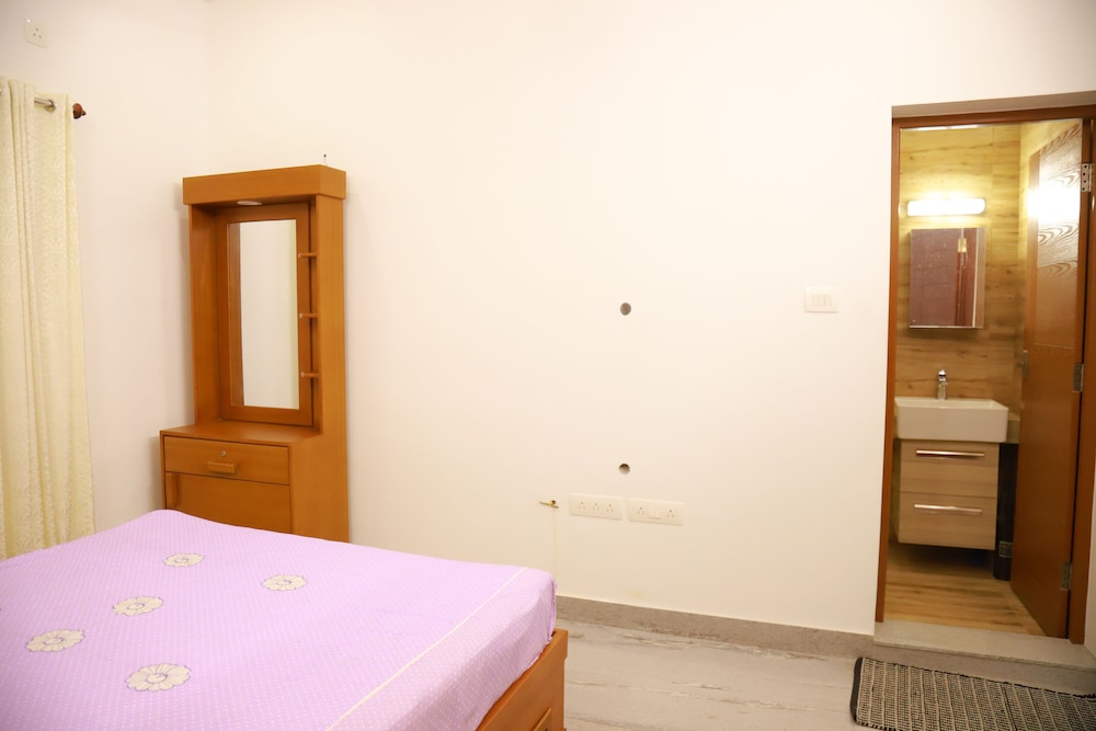 Beautiful 2-bed Apartment in Ernakulam view 4