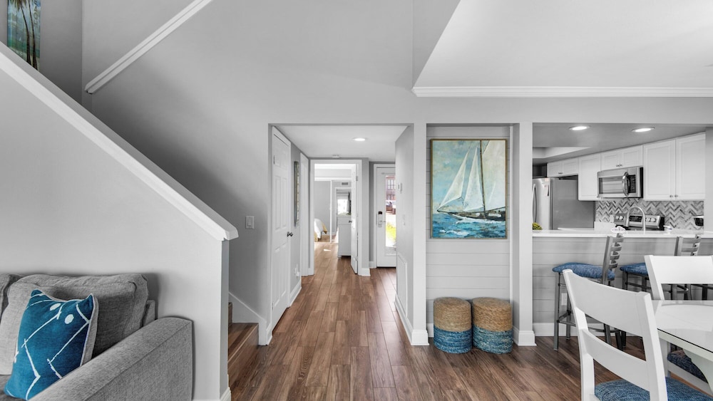 Waterfront Retreat in Sandestin w/ Golf Cart & Free Attraction Tickets!