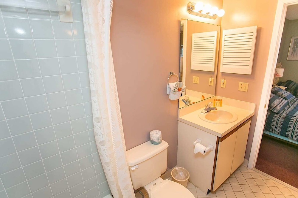 Oceanfront Luxury: 2BR Condo, St. Augustine