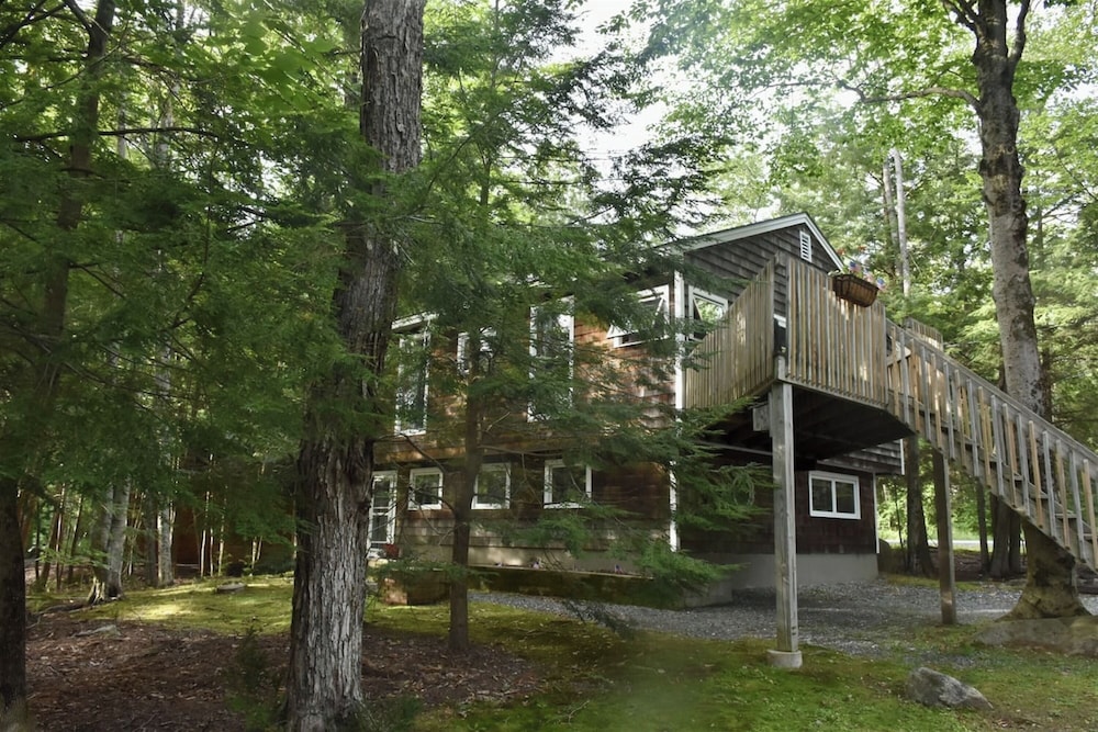 Guest House at Waters Edge