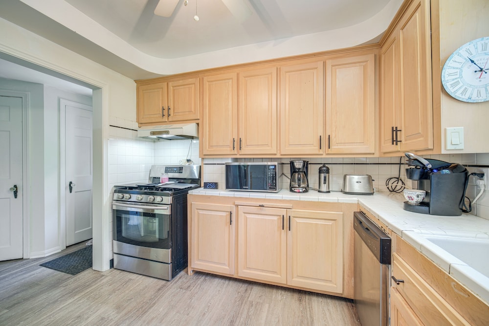 9 Mi to Cleveland: Home Near Hospitals & Colleges