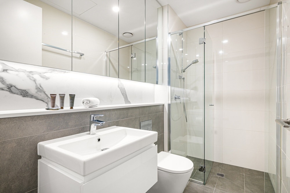 Modern City Views Escape With Gym Access