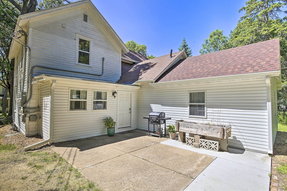 Family-friendly Menomonie Retreat: Walk to Town! view 3
