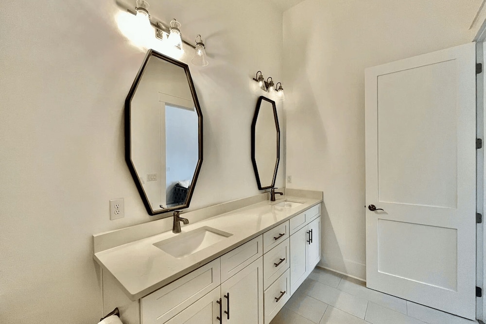 Casa d Azure by Avantstay Sleeps 18 Private Pool Golf Cart Included