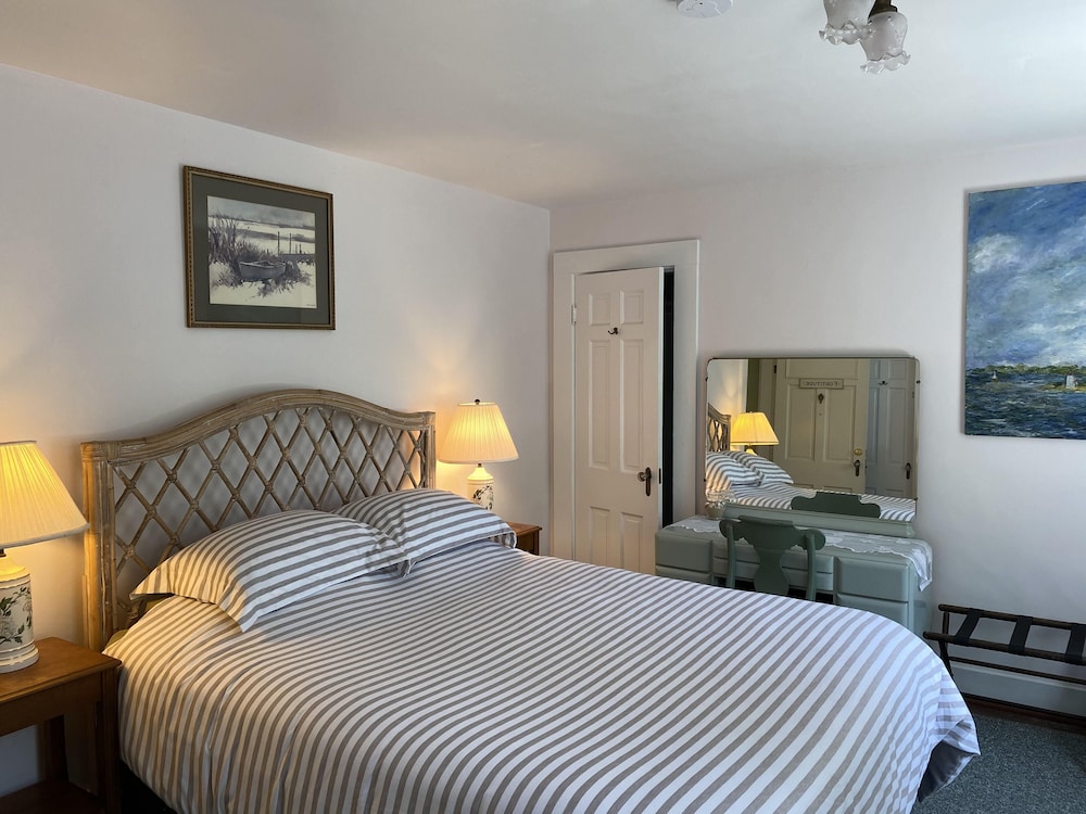 The Barnacle Inn