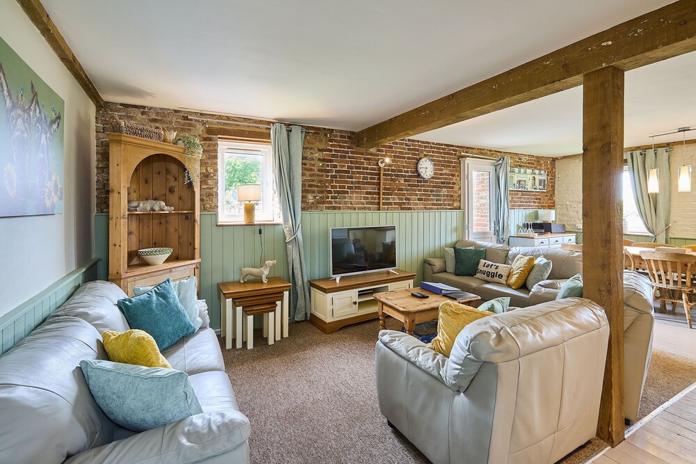 Host Stay Granary Barn