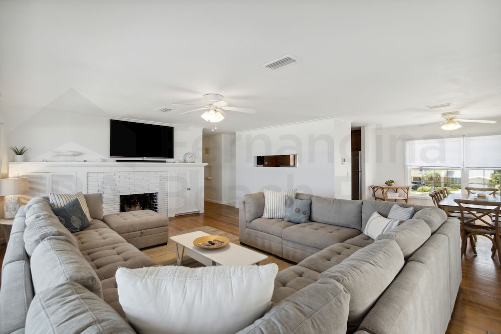 1408 S Fletcher Ave 4 Bedroom Home by RedAwning