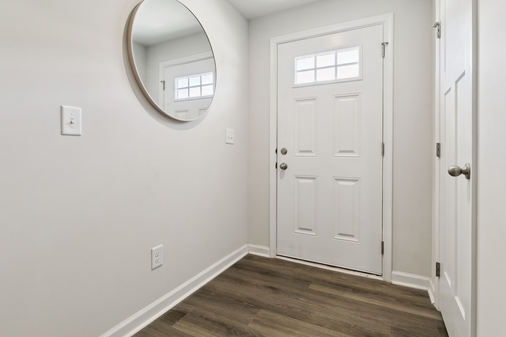 Modern Downtown Retreat Near Swamp Rabbit Trail 4 Bedroom Townhouse