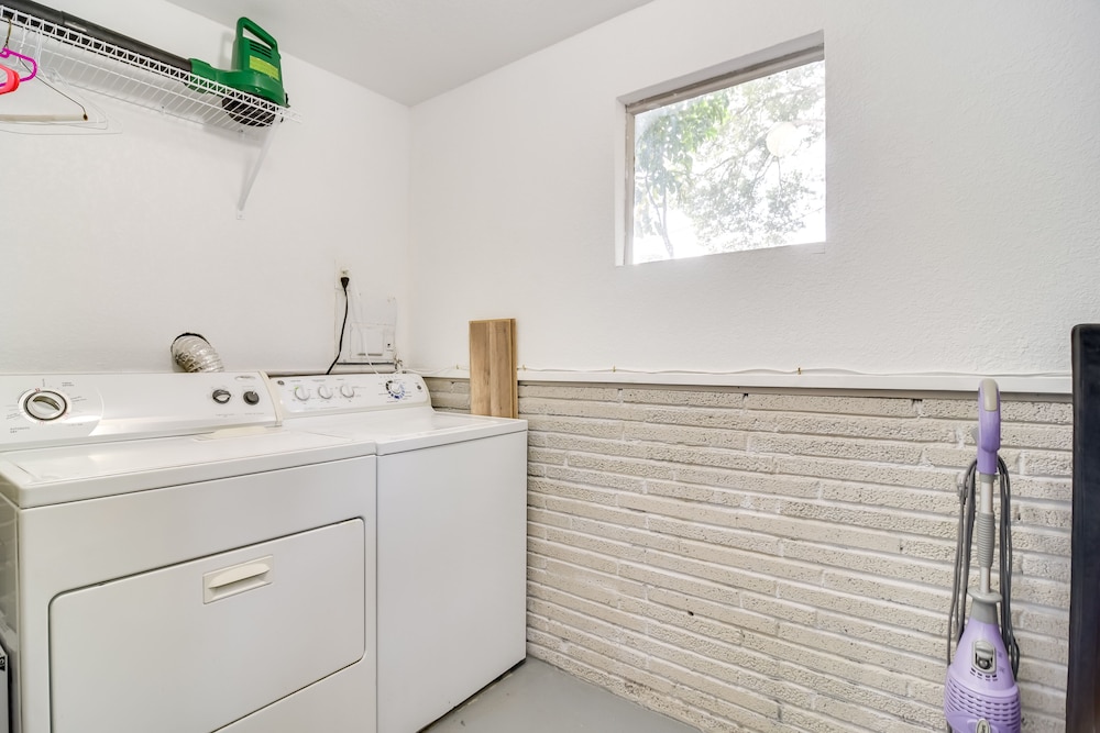 Pet-friendly Gulfport Home: Walkable Location!