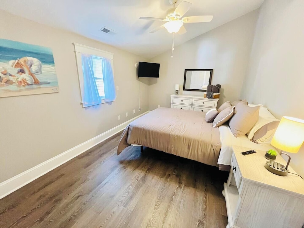 Central Avenue 33476