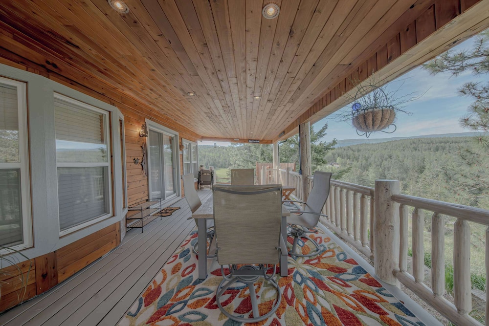 Eagles Nest Cabin Cozy Mountain Retreat for 4