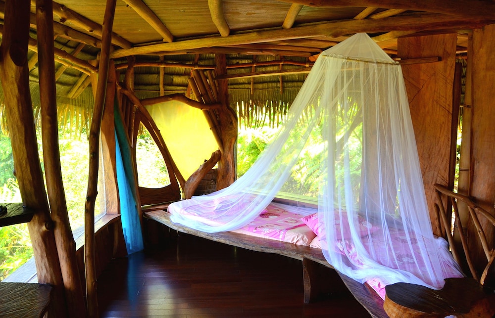 Vanira Lodge