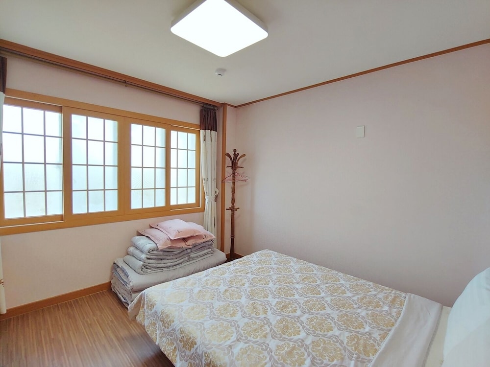 Gyul House