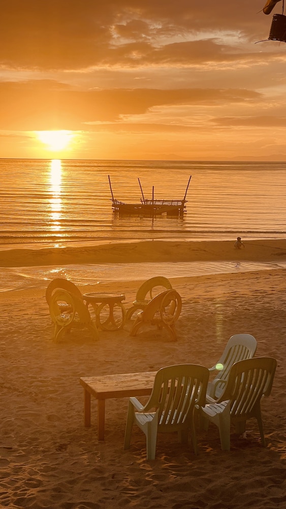Footprints Beach Resort 106