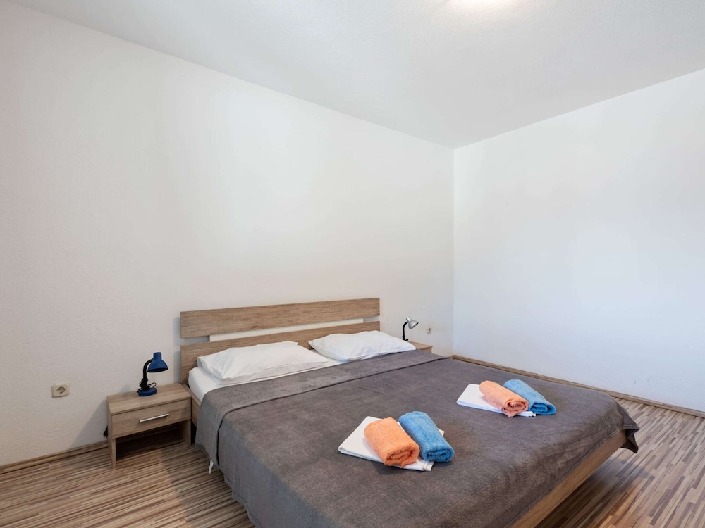 Quaint Apartment in Vir near Sea view 3