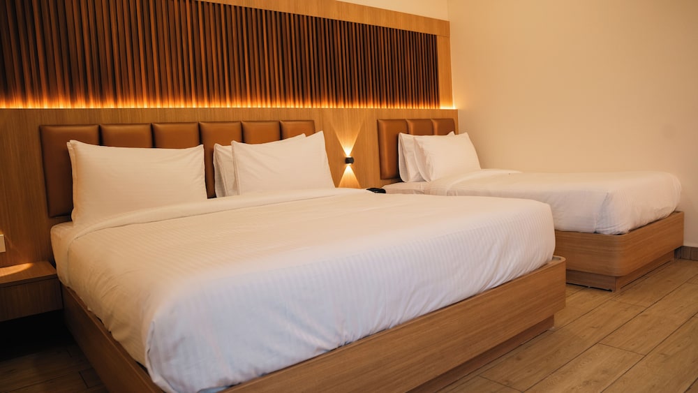 Hotel M7 Plaza