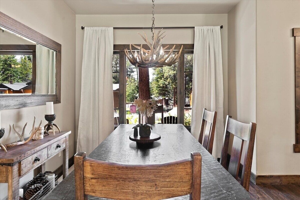 Cyh1012 - Hidden Cedar 5 Bedroom Home