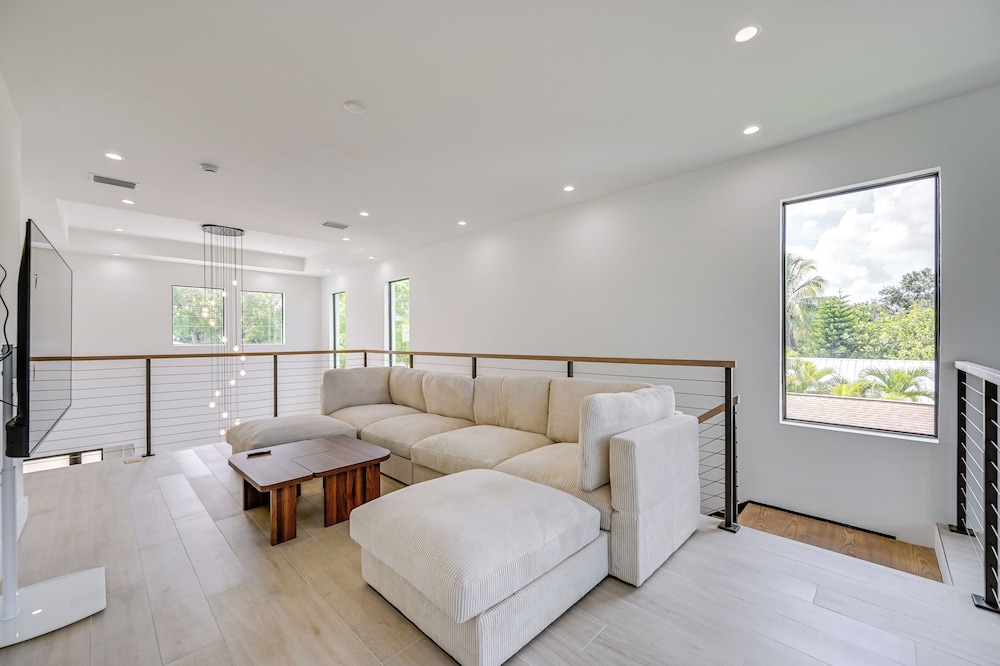 Walk to Celebration Park: Naples Home w/ Pool!