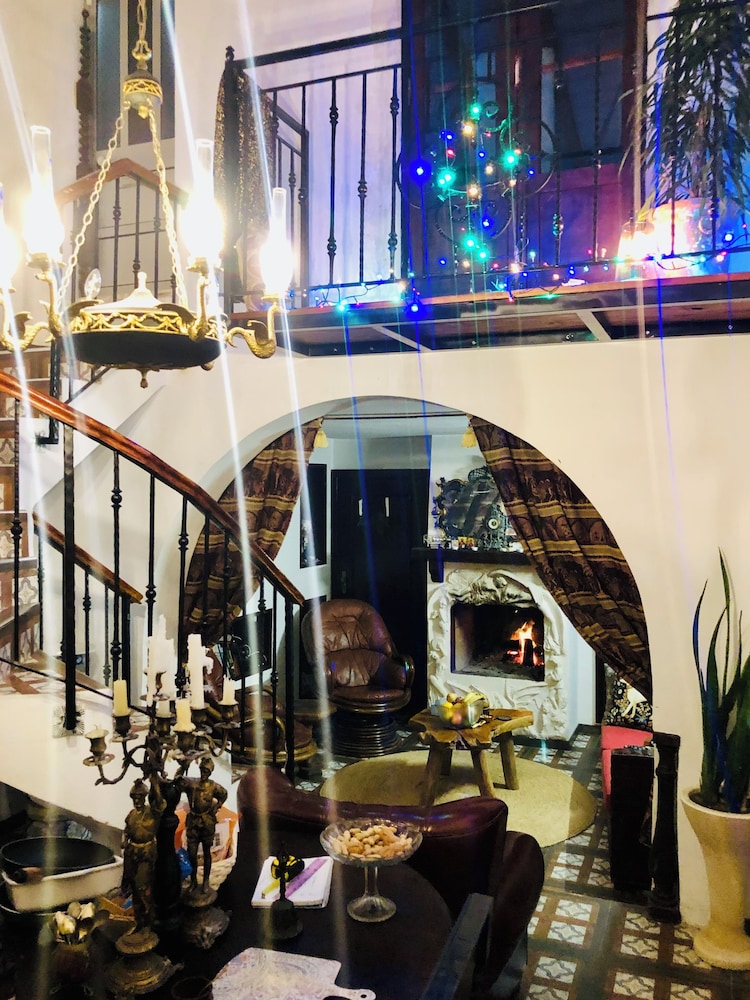 Cozy House Sleeps 2 With Pet Friendly Option