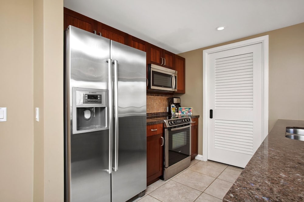 NEW KBM Resorts Free CAR Honua Kai Hokulani Ocean Glimpses 1-bedroom Condo, Breathtaking Views! Hkh-516
