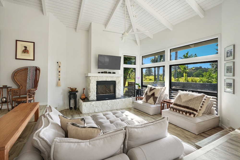 Kamalani Modern in Princeville