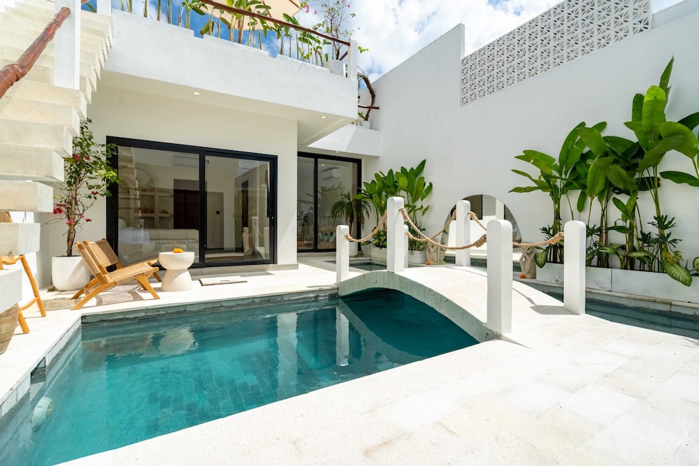 Villa Romance