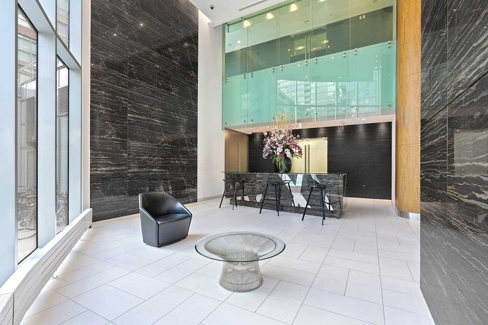 City Suites w Views-3