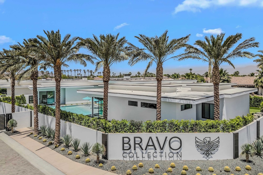 Sleeps 54 3 Luxury Villas w/ Pool + Spa, Pickleball Bravo by Avantstay
